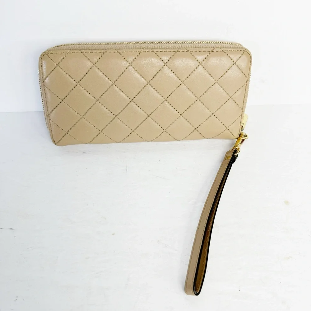 Michael Kors Quilted Leather Jet Set Continental Zip Around Wallet in Bisque - Picture 5 of 8